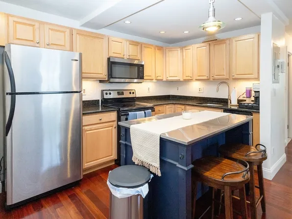 191 Commercial St APT 201, Braintree, MA 02184
