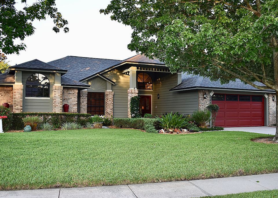 702 S. Deerwood Avenue 