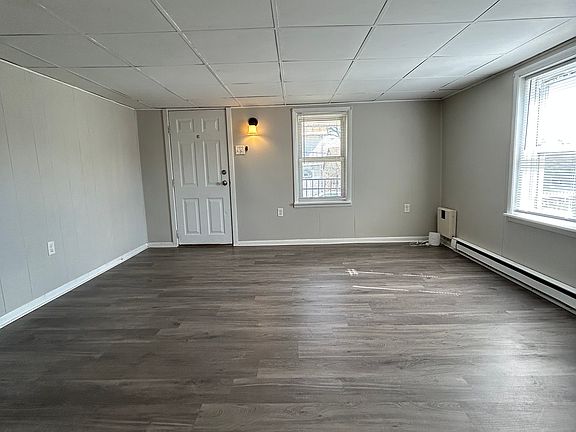 4th image of 104 North St #A