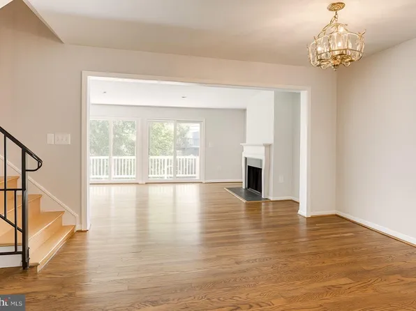 107 Windblown Ct, Baltimore, MD 21209