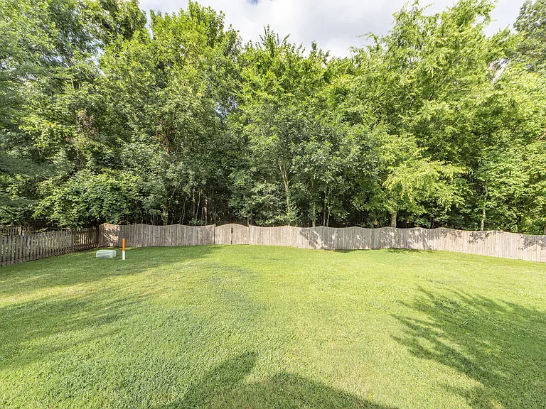 112 Tanglewood Cir — Photo 45