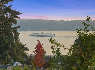 2133 E 17th St, Bremerton, WA 98310