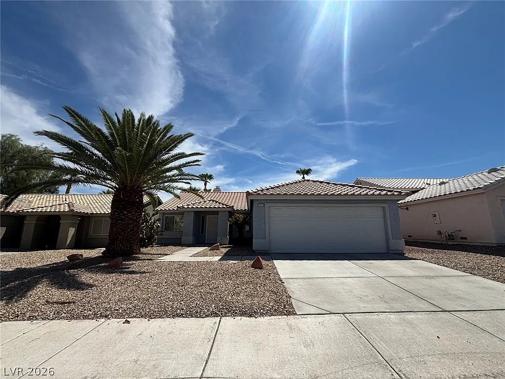 3 bed, 2.0 bath, 1668 sqft, $2,150 — Photo 1
