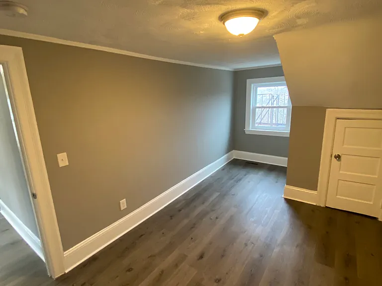 652 Manton Ave #2L — Photo 25