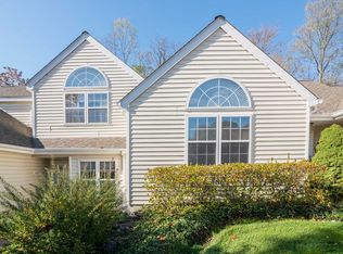 42 Prestwick Ct #42, Poughkeepsie, NY 12603