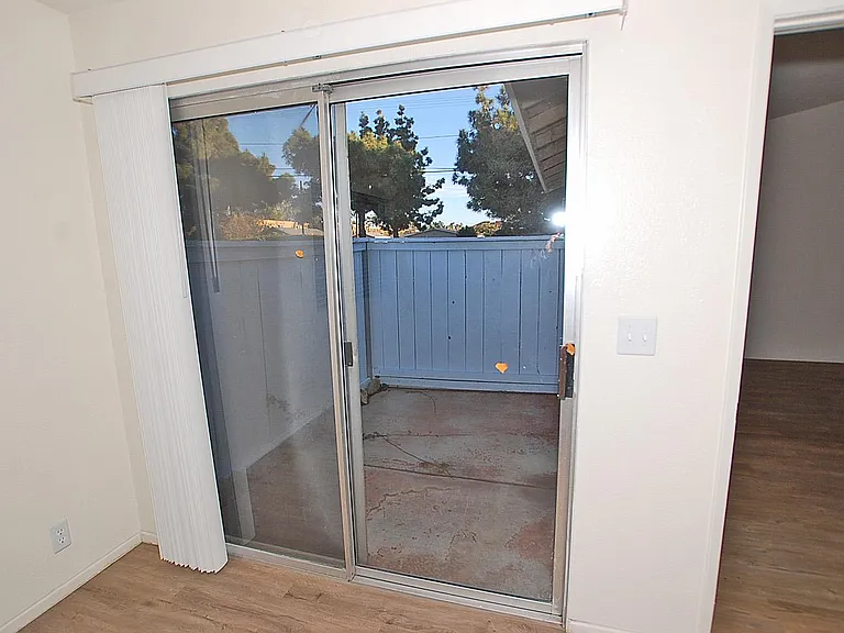 952 Pine Ave #A — Photo 7