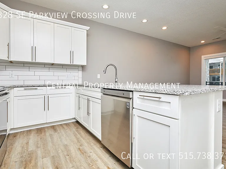 2328 SE Parkview Crossing Dr — Photo 6