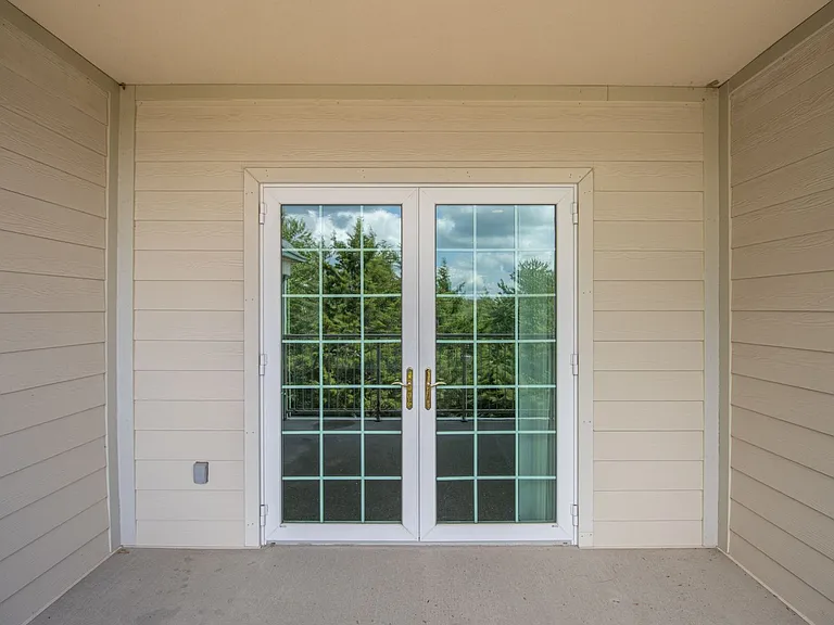 1109 Club Village Dr — Photo 2