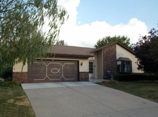 W154N7856 Rosewood Dr, Menomonee Falls, WI 53051