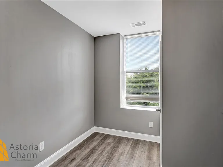 3301 Elgin Ave #303 — Photo 8
