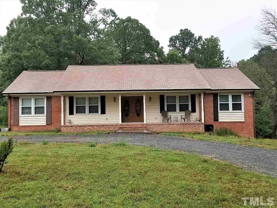 1st image of 3419 Broughton Dr