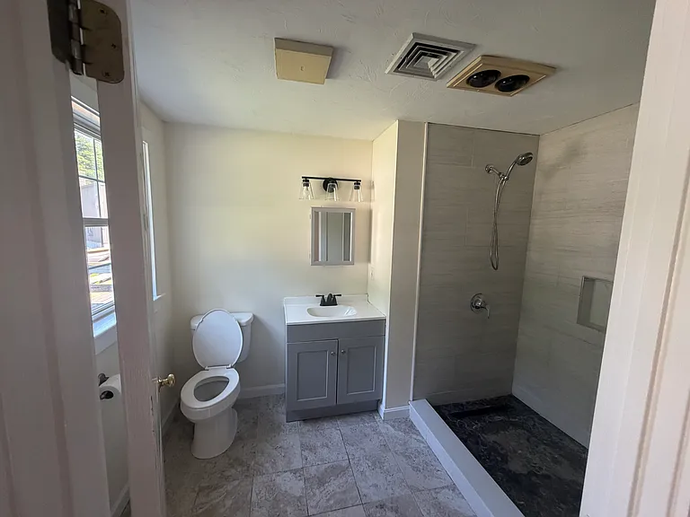 44 Plain St — Photo 7