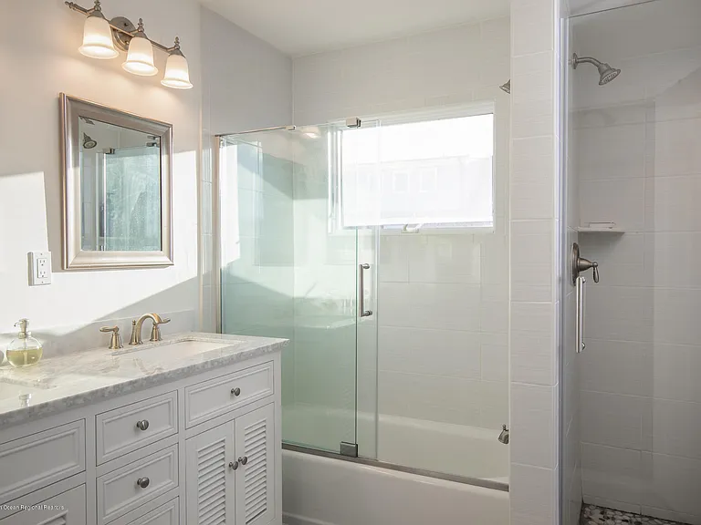 502 Sunset Blvd — Photo 21