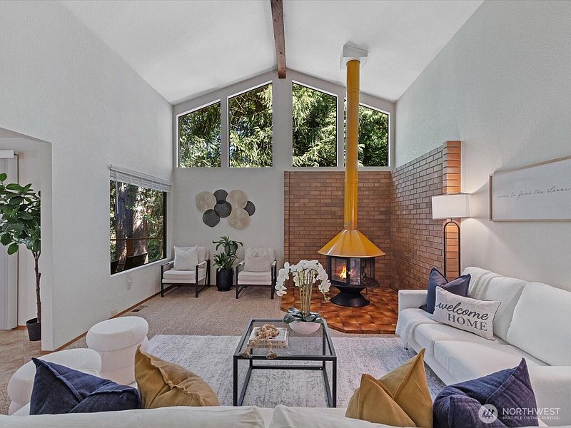 4th image of 17116 Gravenstein Road