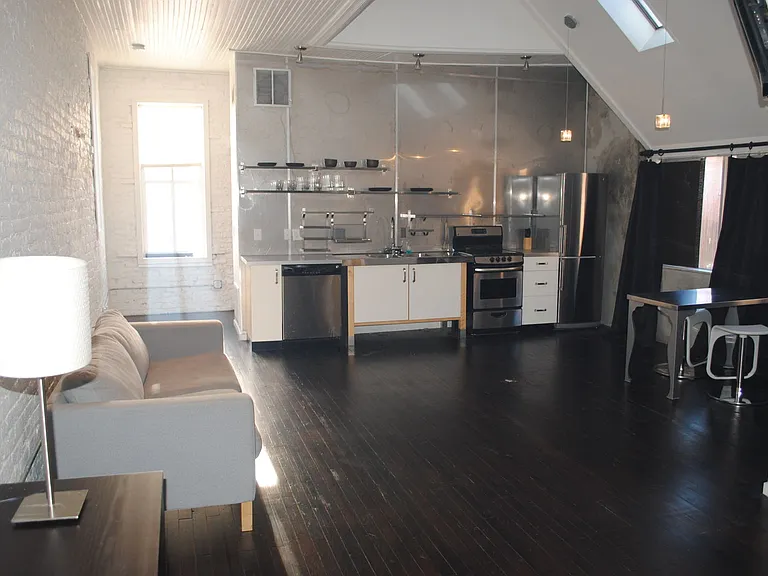 115 S 8th St #203 — Photo 7