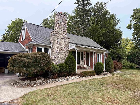 2nd image of 38545 Riverside Dr