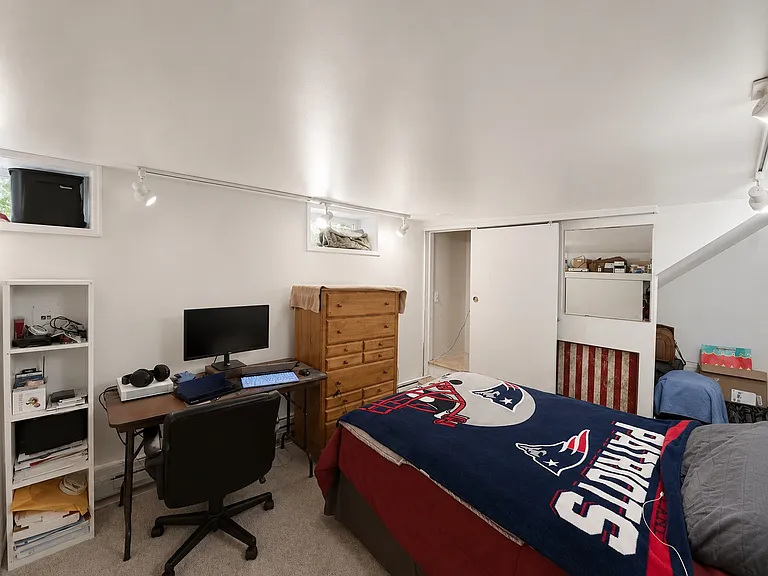 101 Farragut Rd #1R — Photo 8