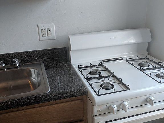 4th image of 560 Isham St APT 5C