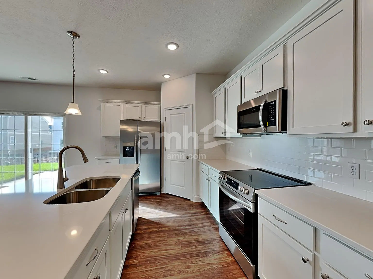 5 bed, 3.0 bath, 2499 sqft, $3,345 — Photo 3