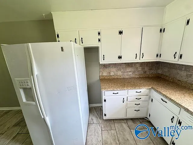 1114 Retlaw St NW — Photo 7
