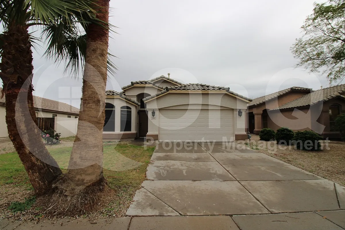 3 bed, 2.0 bath, 1655 sqft, $2,199 — Photo 2