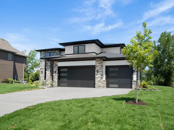 756 Cirque Dr, Crown Point, IN 46307