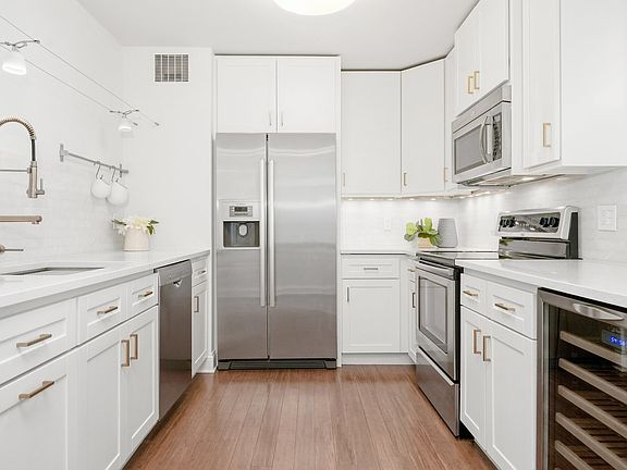 3rd image of 777 N Michigan Ave APT 901