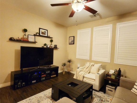 3rd image of 13256 Murano Ave