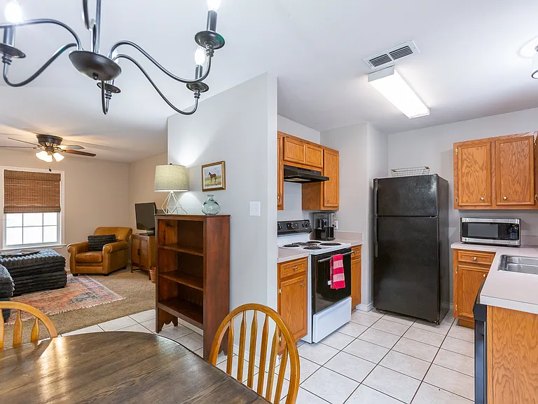 634 E North 16th St #B — Photo 9