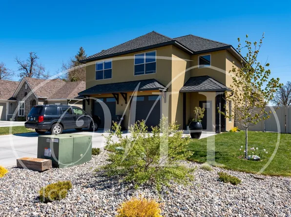 32 NE Hadley Way, 32 NE Hadley Way Unit 2, College Place, WA 99324