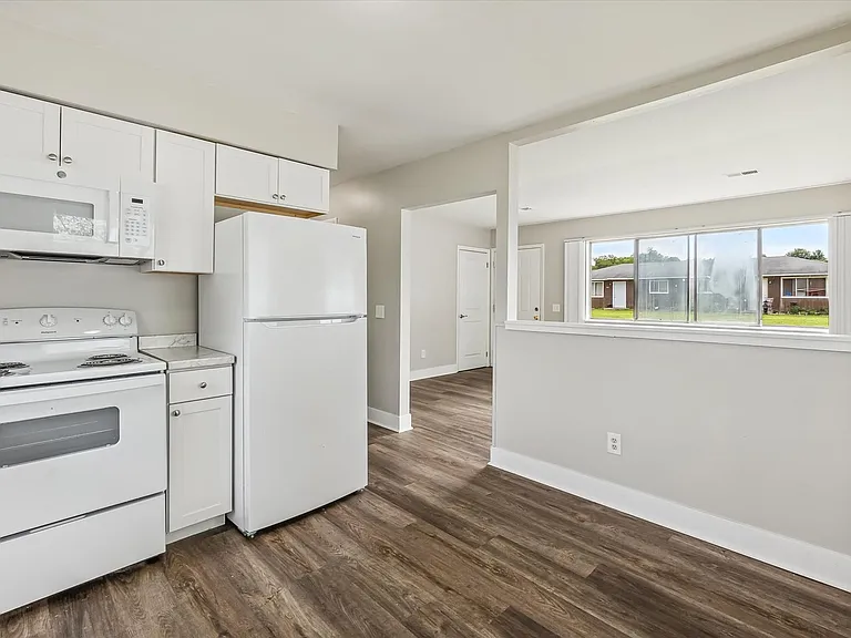 210 Morrill St — Photo 4