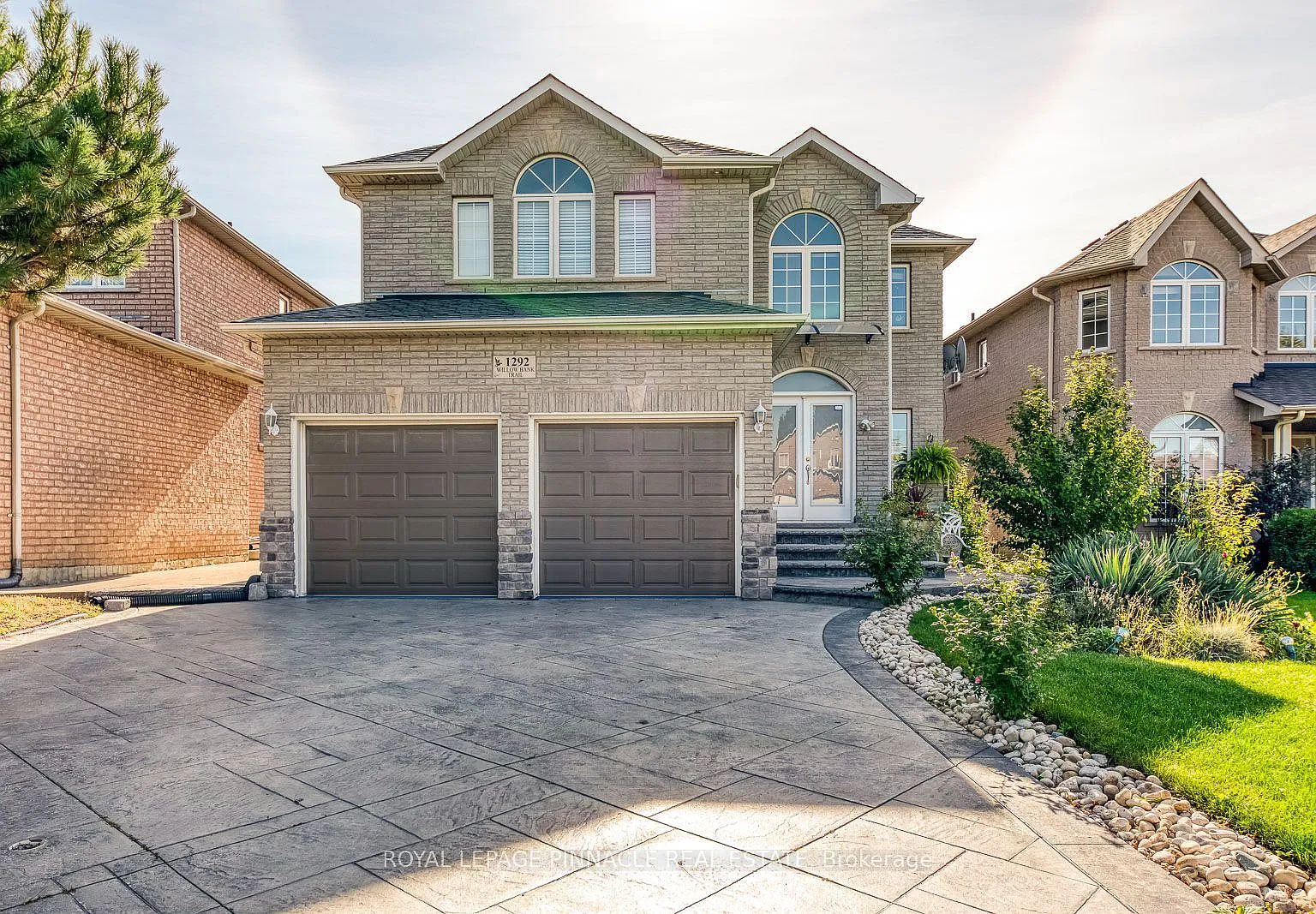 3 bed, $2,300 — Photo 1
