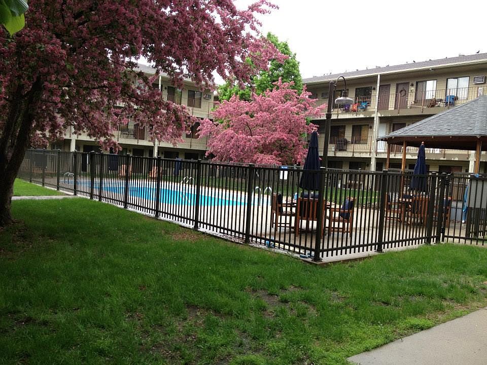 2nd image of 920 6th Ave N APT 307