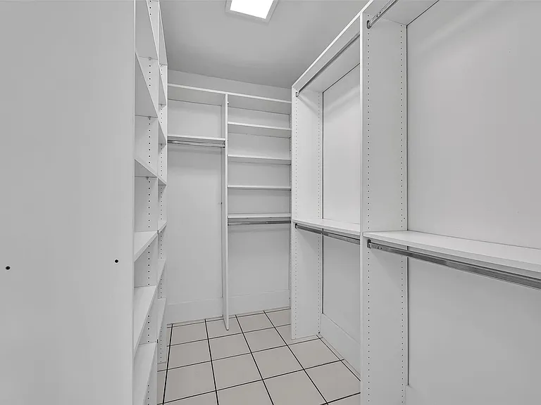 2427 Sea Island Dr — Photo 27