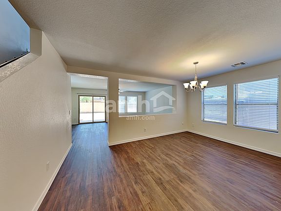 5th image of 746 N 112th Dr