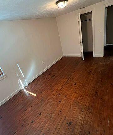 2nd image of 5150 Kingsbury St