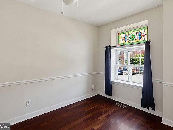 3rd image of 3419 Dillon St