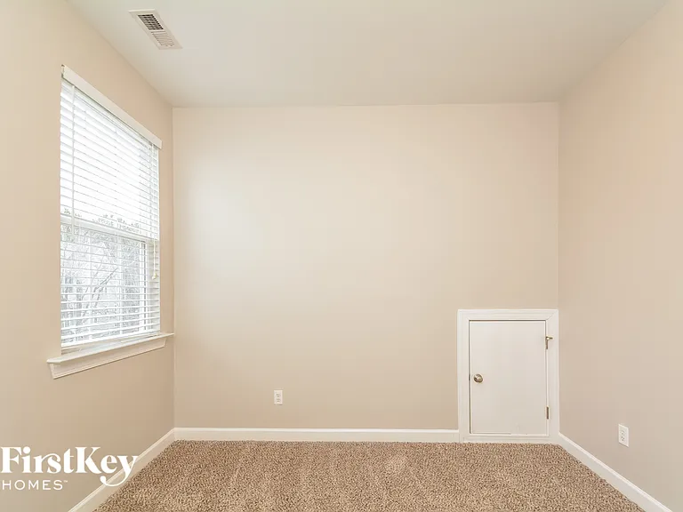 2123 Gillwell Ln — Photo 9