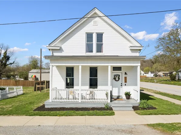 210 John St, Higginsport, OH 45131