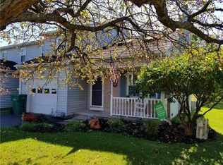 5713 Running Brook Rd, Farmington, NY 14425