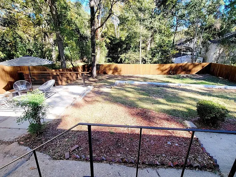 4110 Seminole Ave — Photo 2