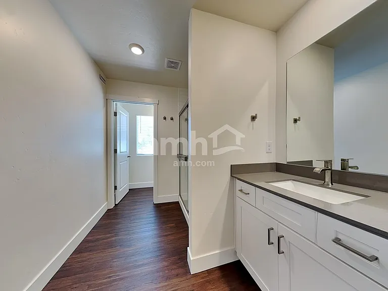 1461 W Afton St — Photo 11