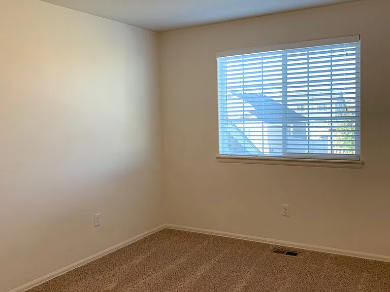 1511 Woodcock St — Photo 5