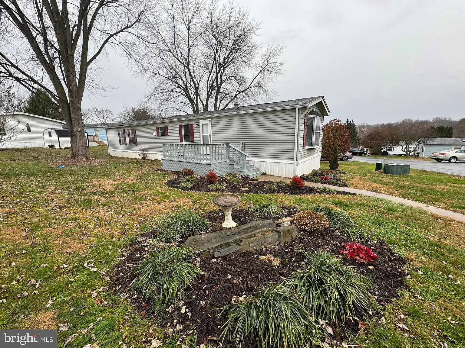 208 Oakfield Ct W photo 1