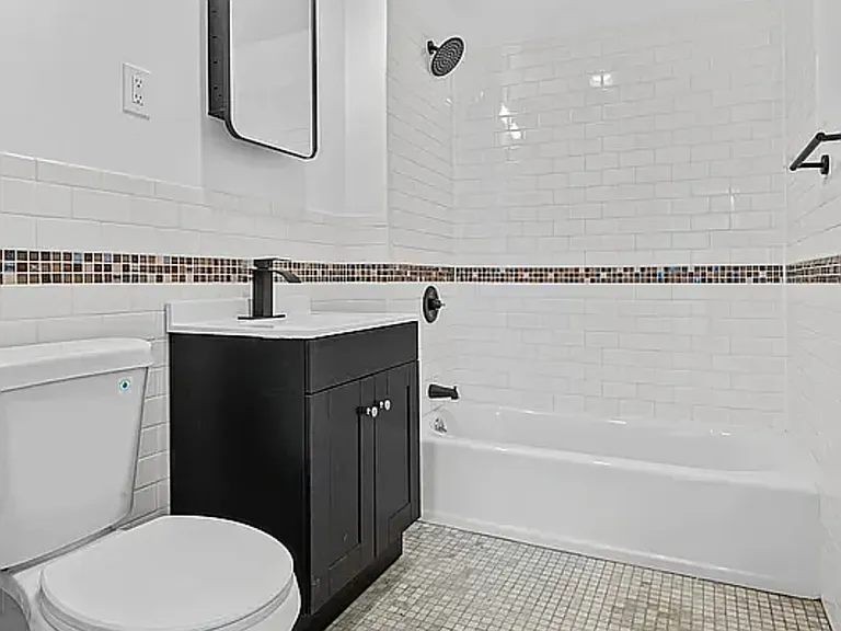 597 Grand Ave #2HH — Photo 4