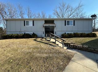 4715 Switzer Rd, Shawnee, KS 66203