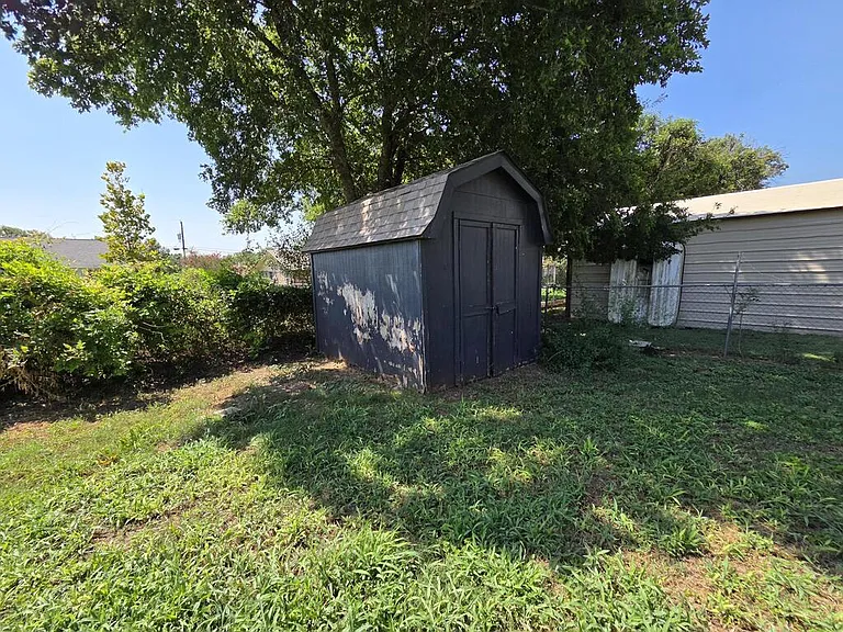 107 Timber Ln — Photo 15