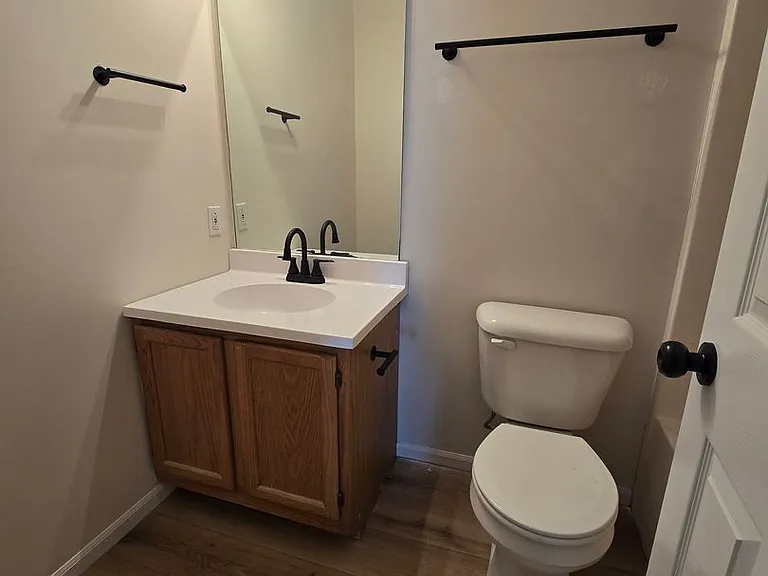 301-303 Dorothy Dean Dr — Photo 7