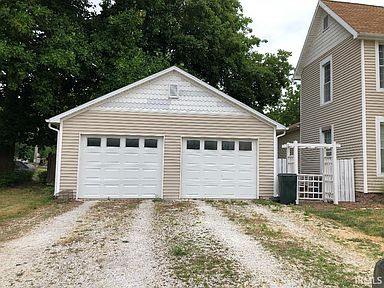 300 S High St, West Lebanon, IN 47991 | Zillow