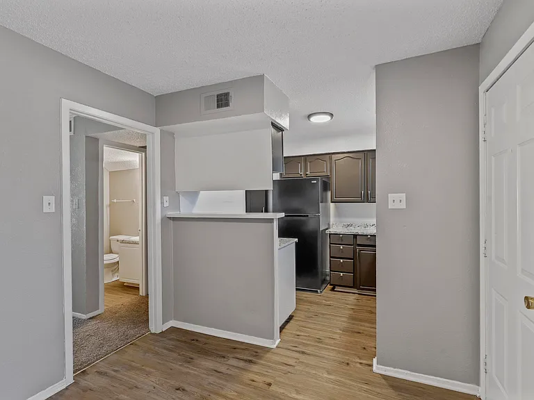 Flats at Brentwood — Photo 10